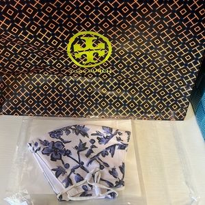 TORY BURCH , Face mask 100% polyester
One size fits most